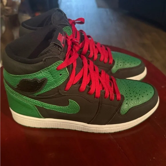 Air Jordan 1 Green Pine
